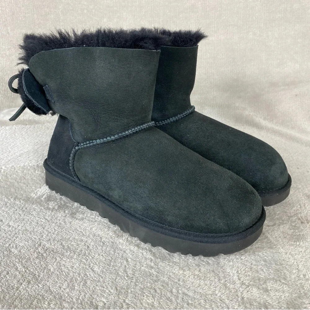 UGG Classic Mini Double Bow‎ Boots Womens Size 10 Black Sheepskin Suede *READ*